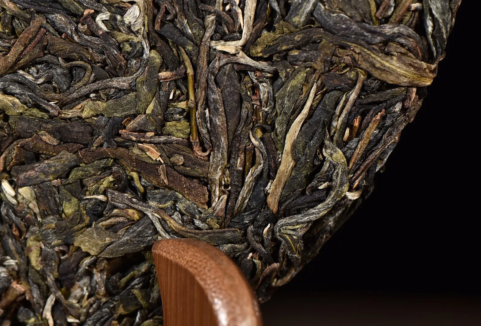 2017 Yunnan Sourcing "Autumn Bang Dong Zi Cha" Purple Raw Pu-erh Tea Cake