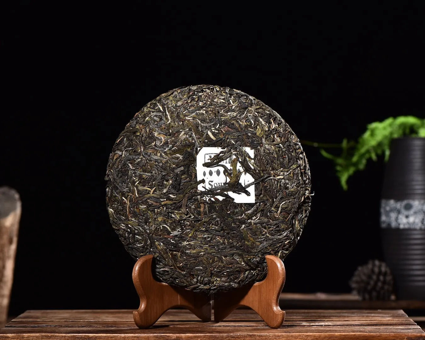 2017 Yunnan Sourcing "Autumn Bang Dong Zi Cha" Purple Raw Pu-erh Tea Cake