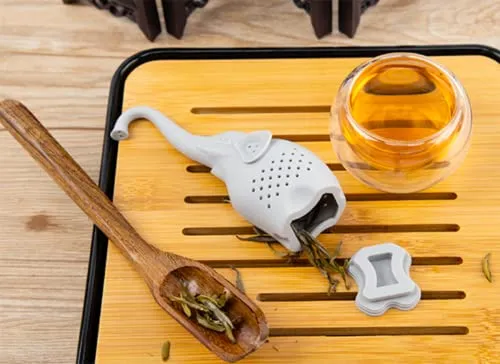 Infusor de té reutilizable, juego de filtros de té de silicona con animales cortados para té de hojas sueltas, taburete divertido con elefante, búho, ardilla y tiburón (gris)